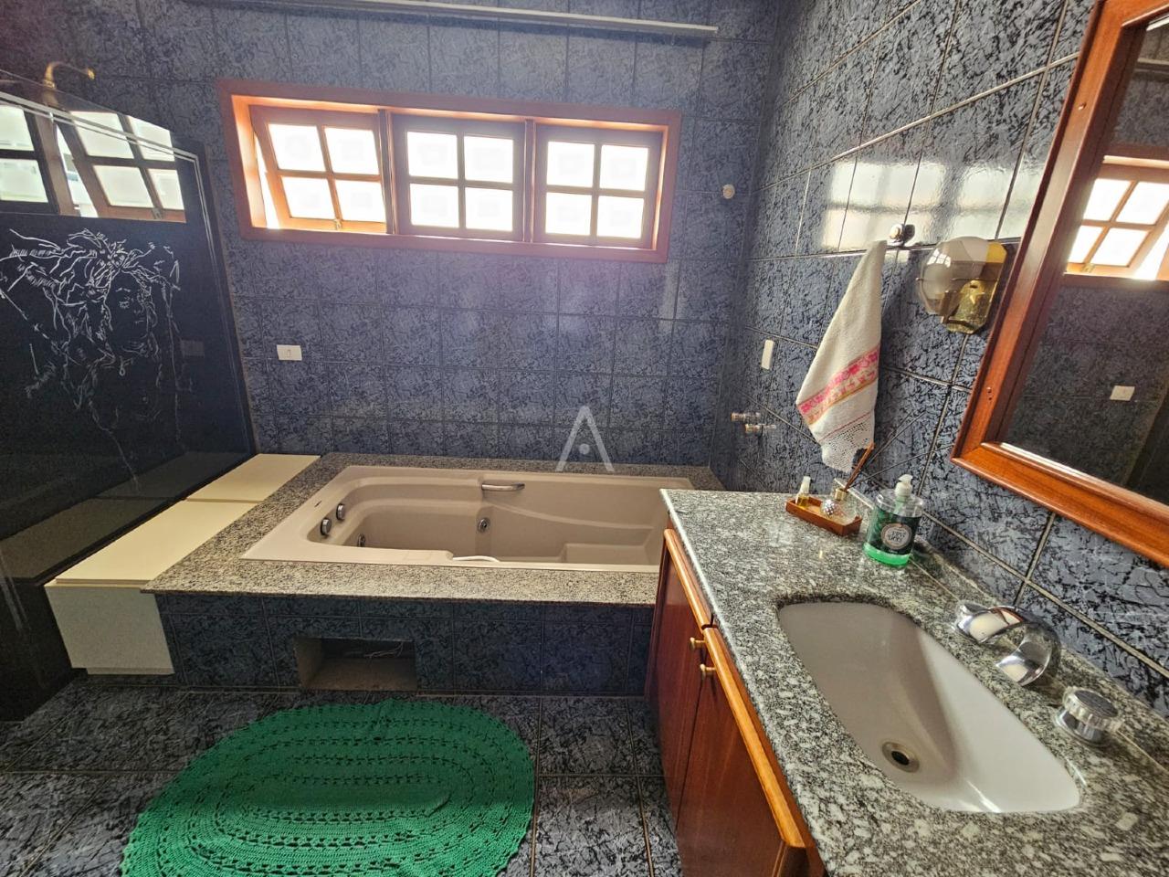 Sobrado para à venda no Bairro CENTRO em CASCAVEL: