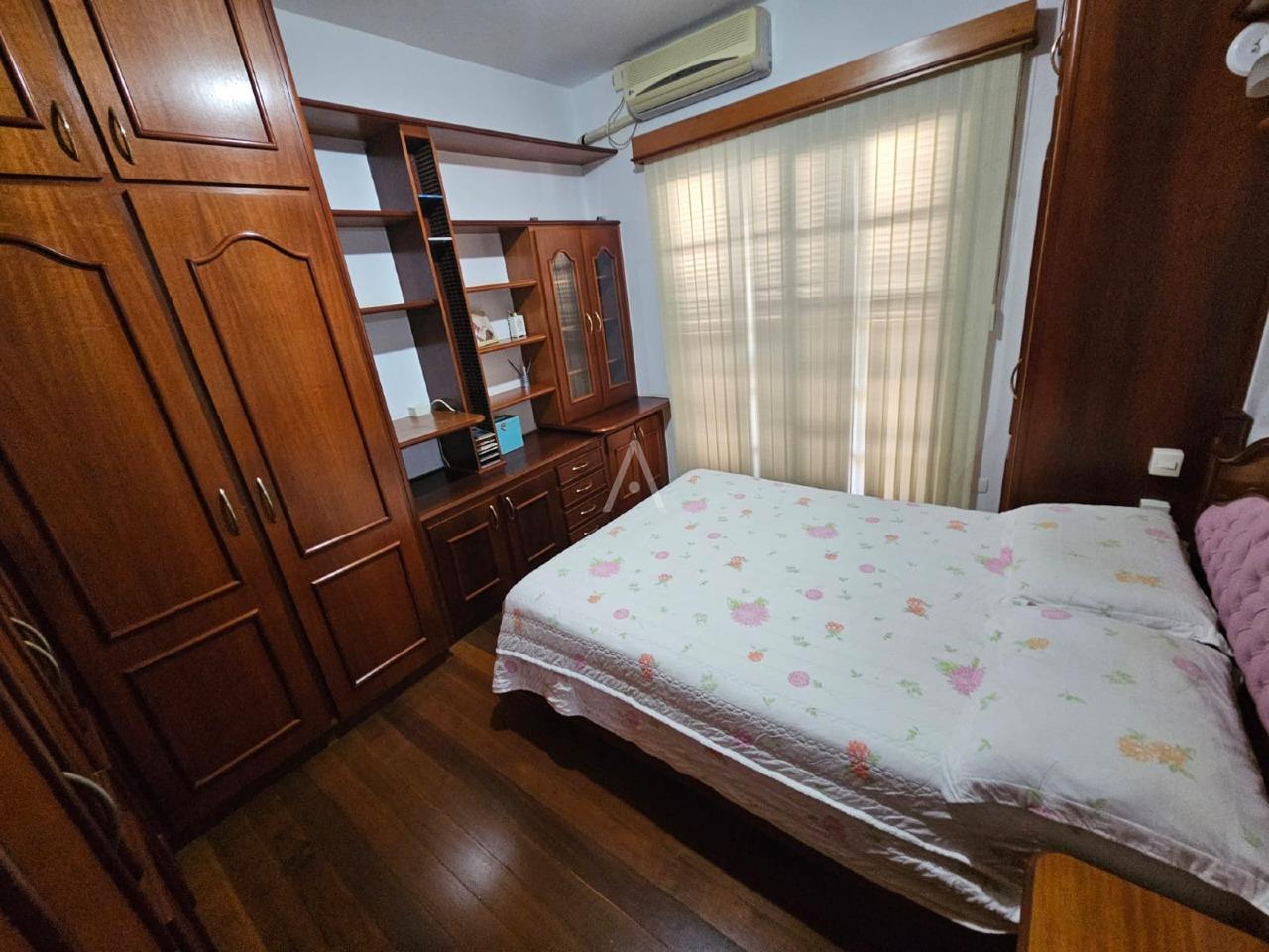 Sobrado para à venda no Bairro CENTRO em CASCAVEL: