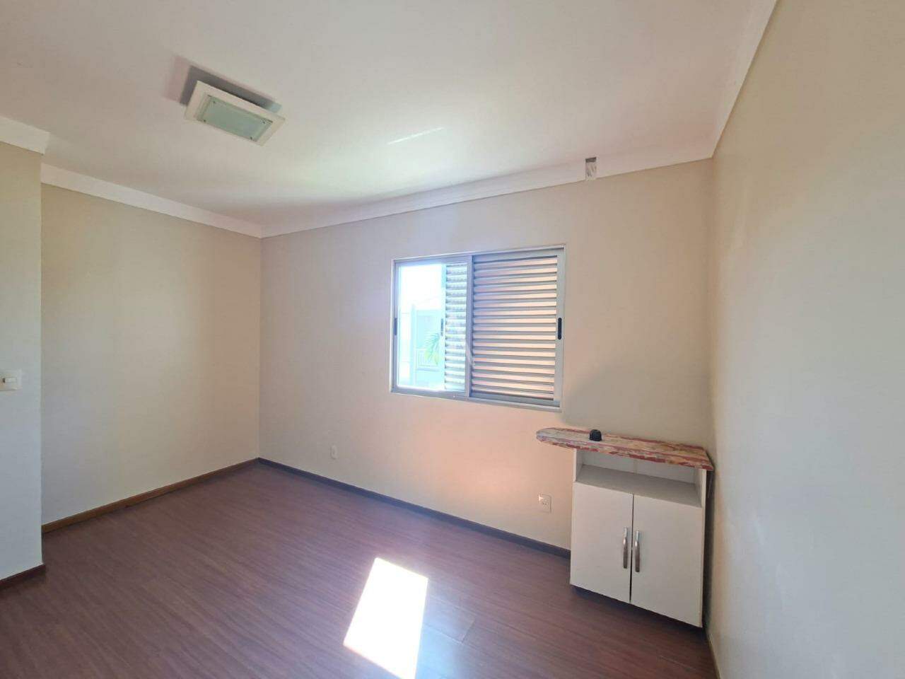 Sobrado para para aluguel no Bairro MARIA LUIZA em CASCAVEL: 