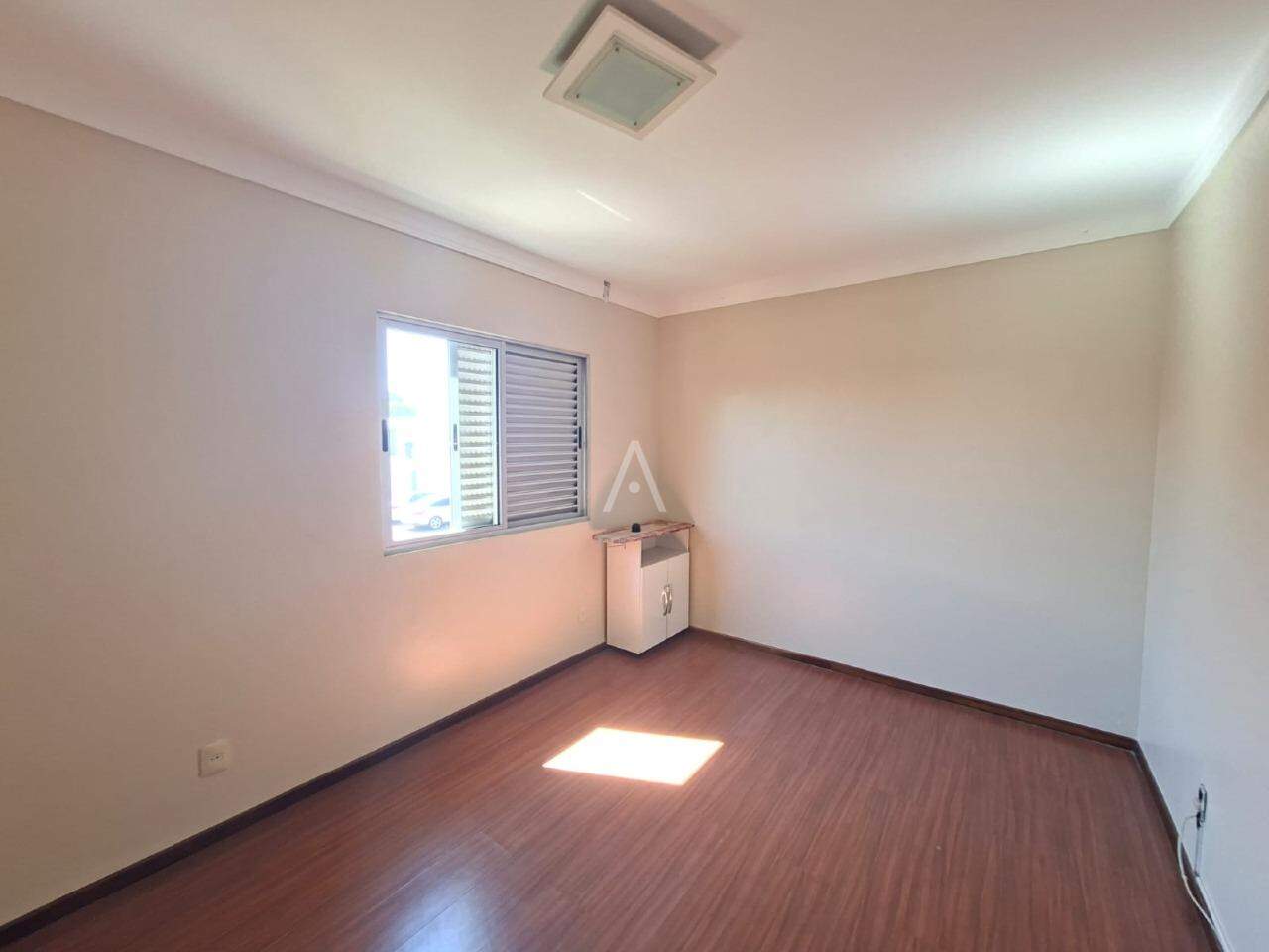 Sobrado para para aluguel no Bairro MARIA LUIZA em CASCAVEL: 