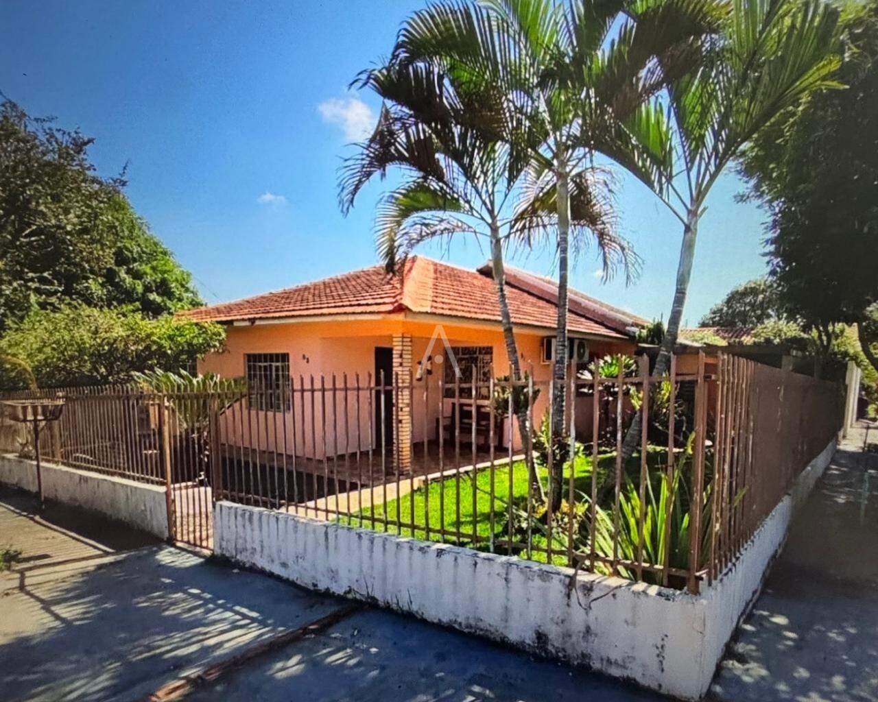 Casa Residencial para à venda no Bairro Vila Pioneiro em TOLEDO: 