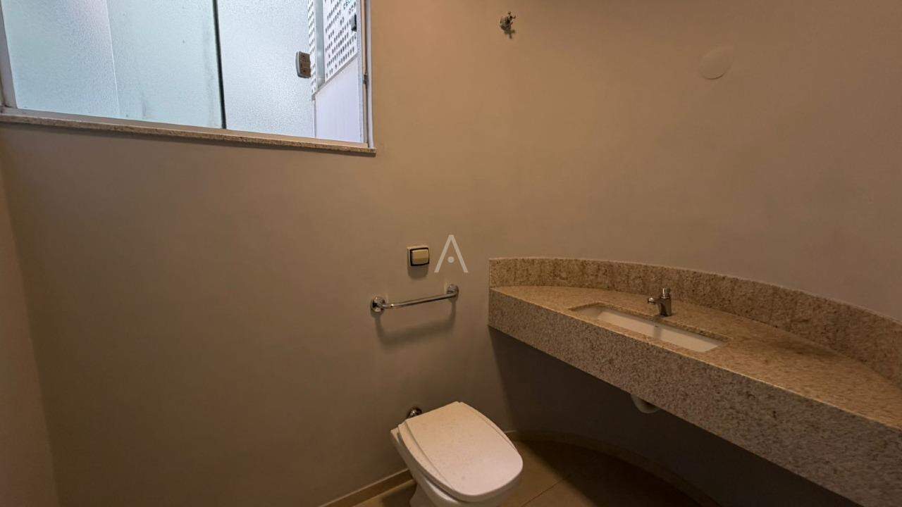 Casa Comercial para para aluguel no Bairro NEVA em CASCAVEL: 