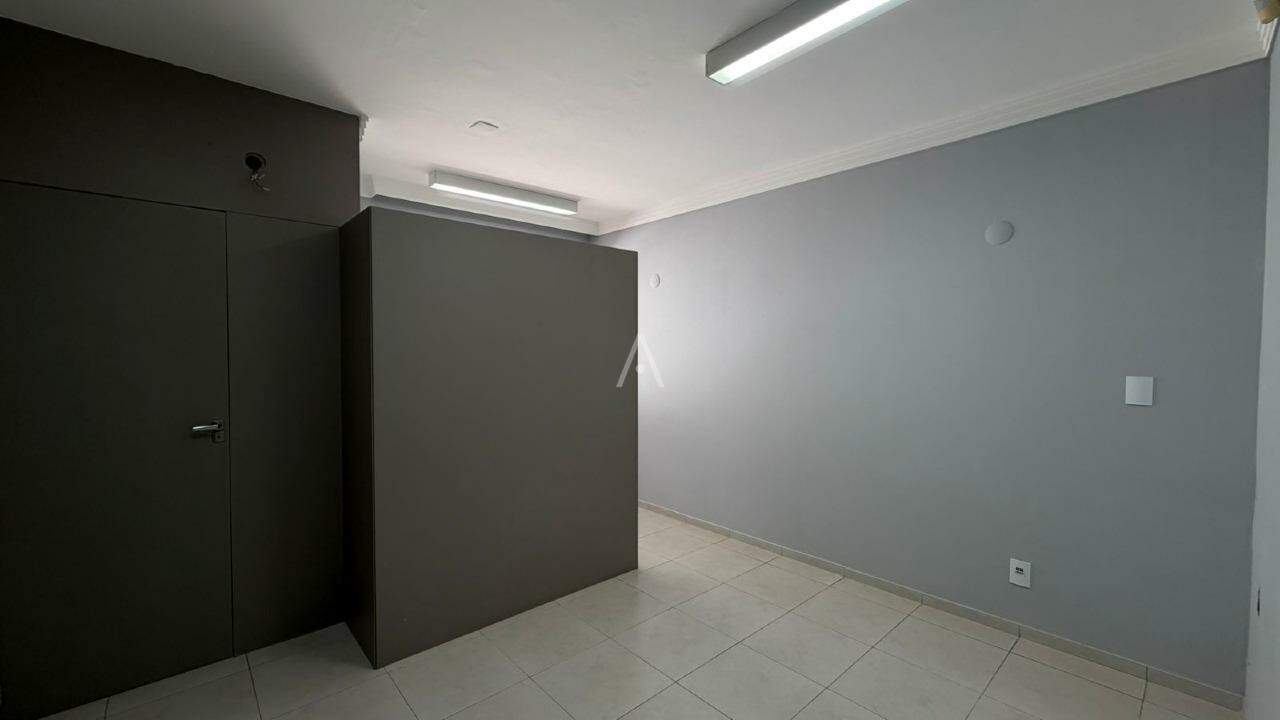 Casa Comercial para para aluguel no Bairro NEVA em CASCAVEL: 