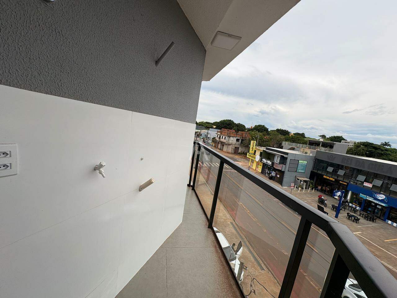 Apartamento para para aluguel no Bairro SANTA CRUZ em CASCAVEL: Lavanderia
