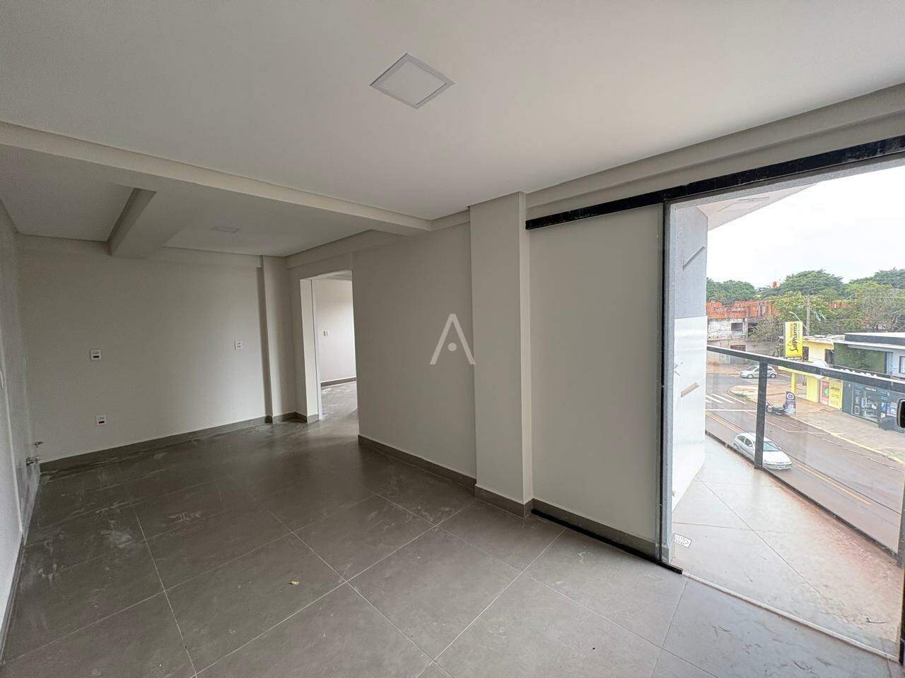 Apartamento para para aluguel no Bairro SANTA CRUZ em CASCAVEL: sala jantar e tv