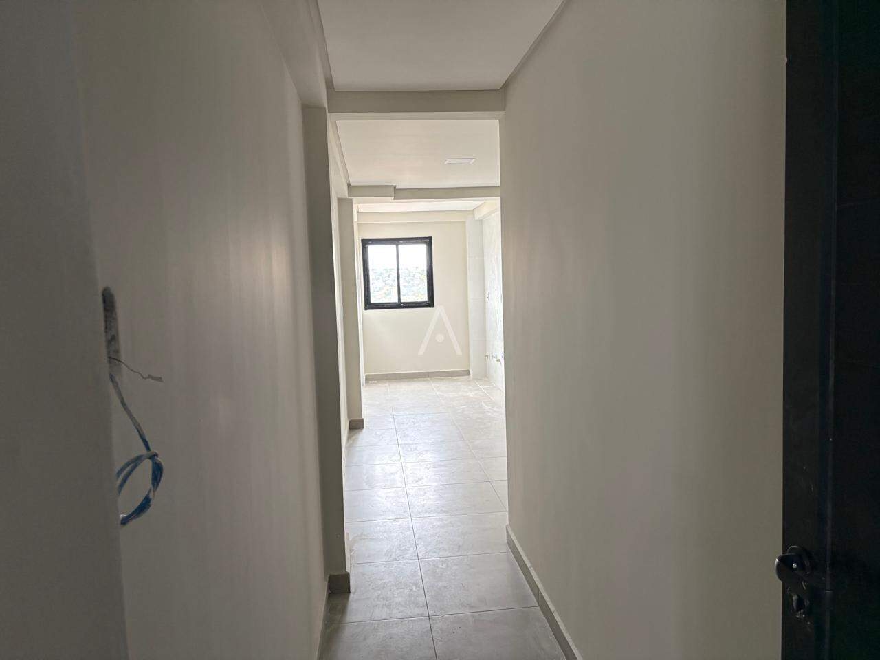 Apartamento para para aluguel no Bairro SANTA CRUZ em CASCAVEL: Entrada apto