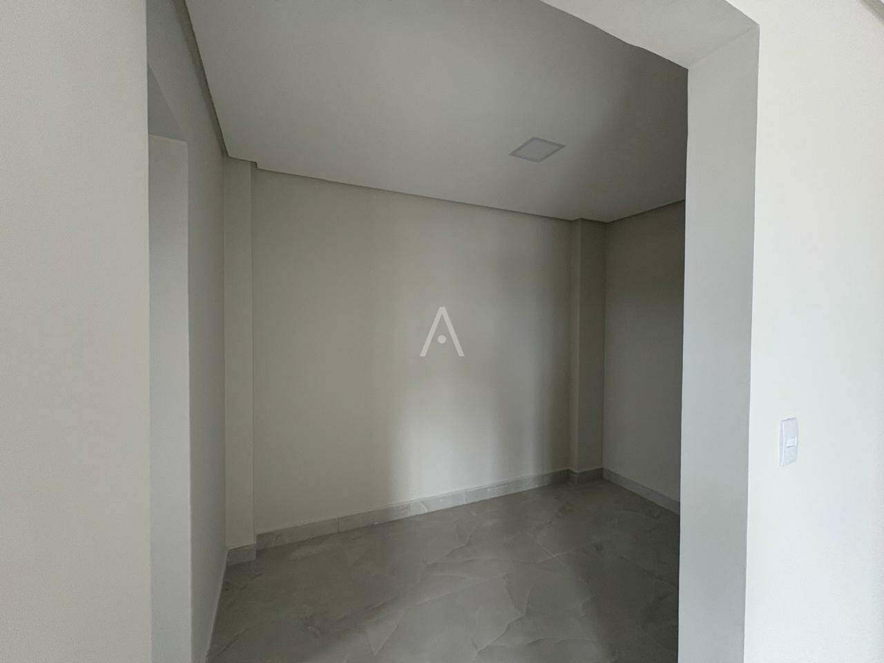 Apartamento para para aluguel no Bairro SANTA CRUZ em CASCAVEL: Closet suite