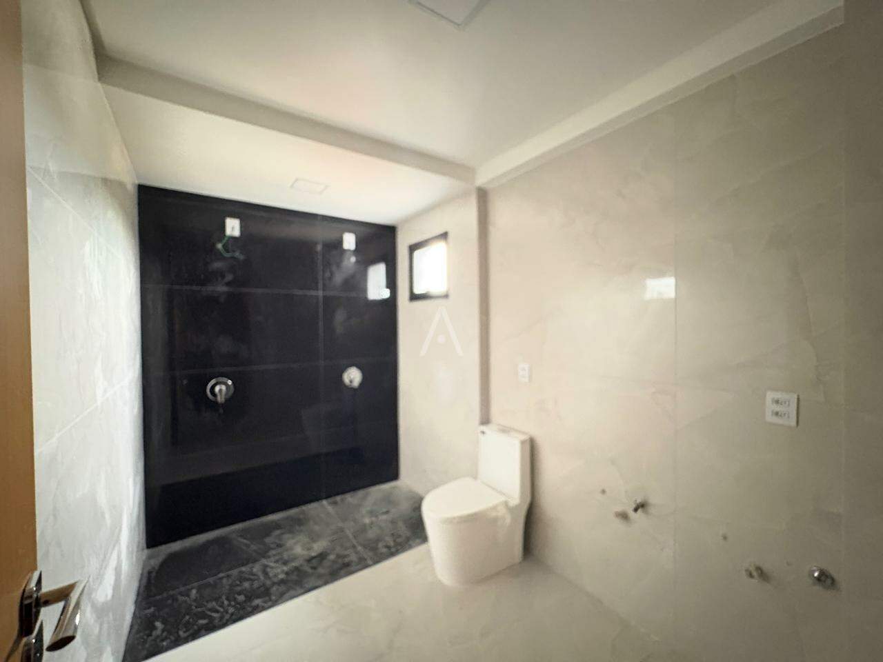 Apartamento para para aluguel no Bairro SANTA CRUZ em CASCAVEL: Bwc social