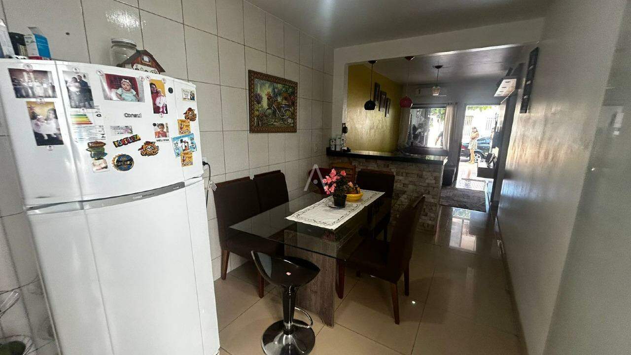 Casa Residencial para à venda no Bairro Pioneiros Catarinenses em CASCAVEL: 