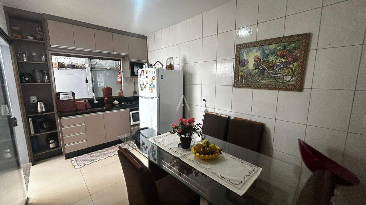 Casa Residencial para à venda no Bairro Pioneiros Catarinenses em CASCAVEL: 
