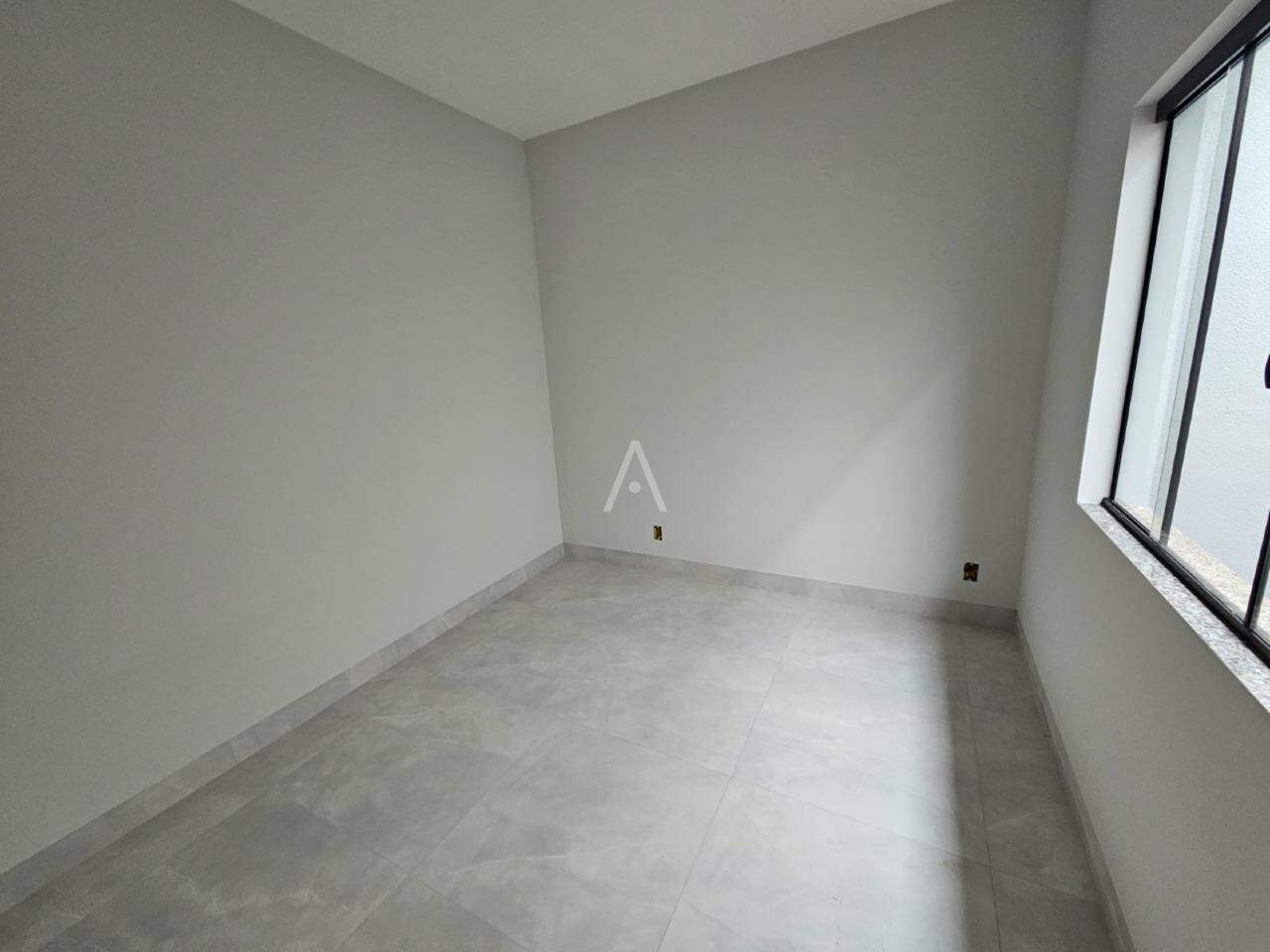 Casa Residencial para à venda no Bairro SANTA CRUZ em CASCAVEL: