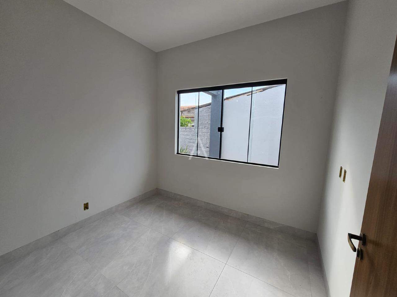 Casa Residencial para à venda no Bairro SANTA CRUZ em CASCAVEL: