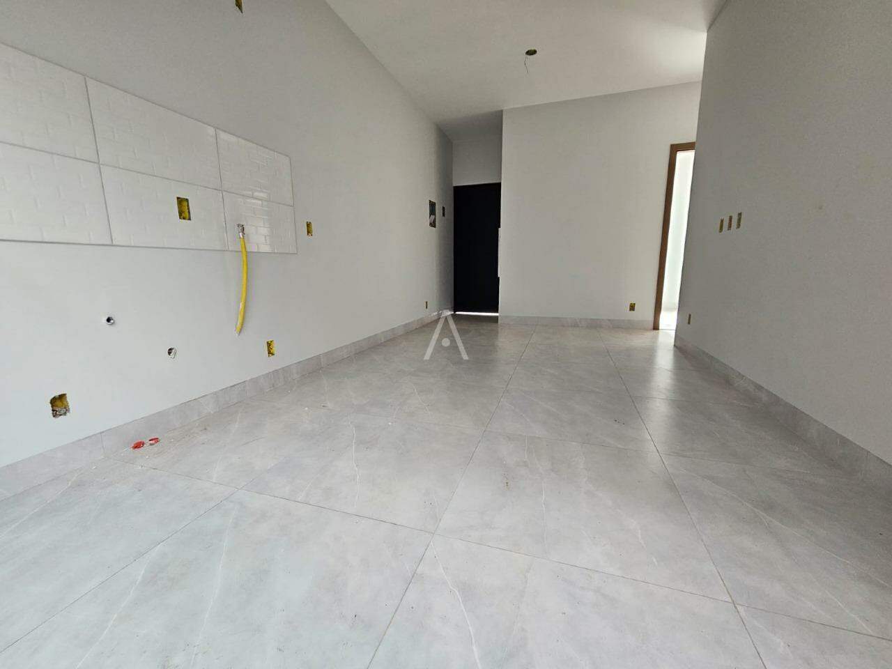 Casa Residencial para à venda no Bairro SANTA CRUZ em CASCAVEL: 