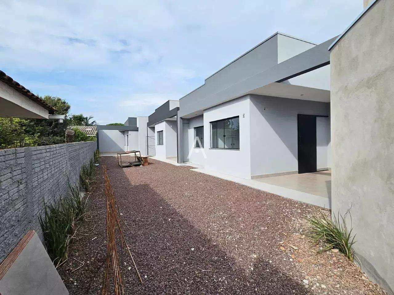Casa Residencial para à venda no Bairro SANTA CRUZ em CASCAVEL: