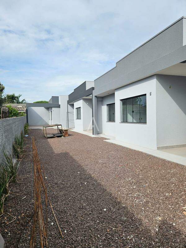 Casa Residencial para à venda no Bairro SANTA CRUZ em CASCAVEL: 