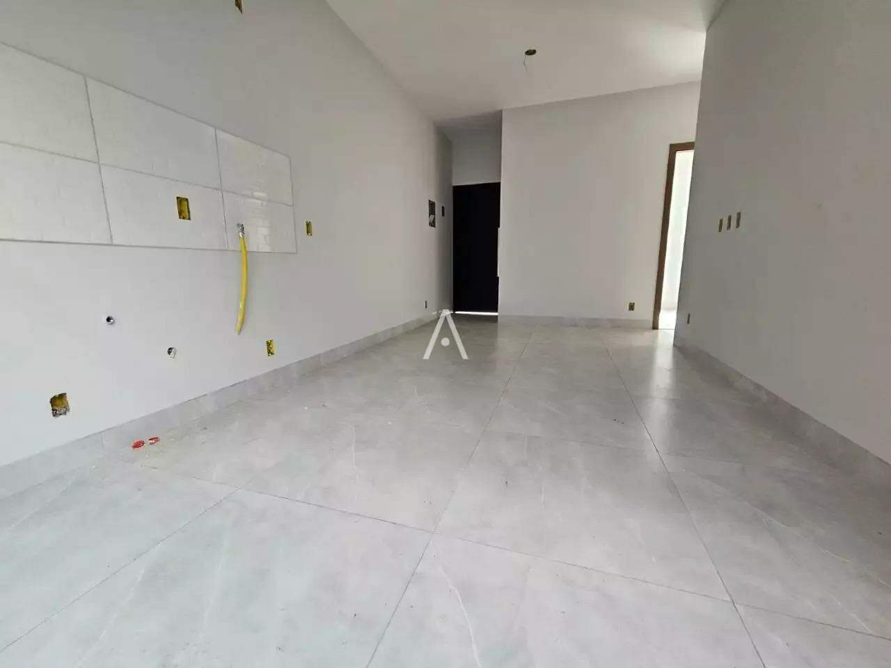 Casa Residencial para à venda no Bairro SANTA CRUZ em CASCAVEL: