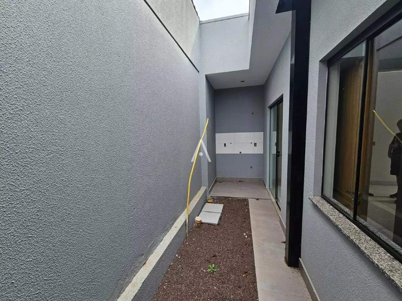 Casa Residencial para à venda no Bairro SANTA CRUZ em CASCAVEL: 