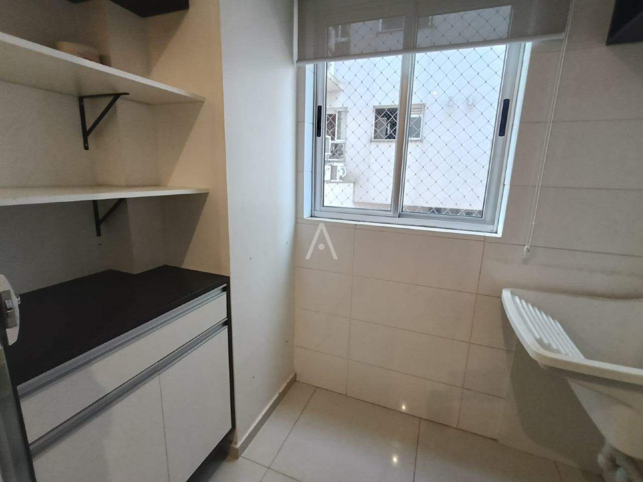 Apartamento para para aluguel no Bairro ALTO ALEGRE em CASCAVEL: área de serviço