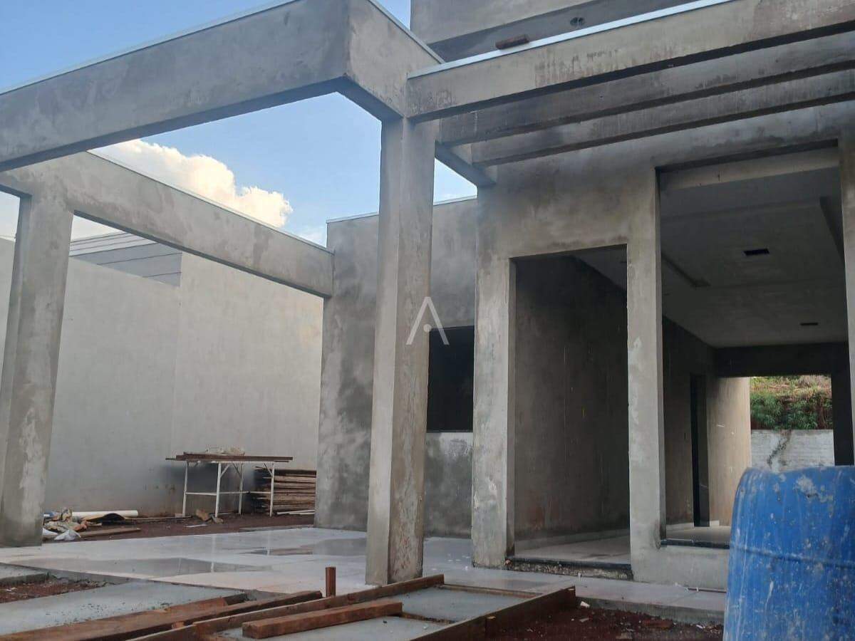 Casa Residencial para à venda no Bairro Vila Pioneiro em TOLEDO: 