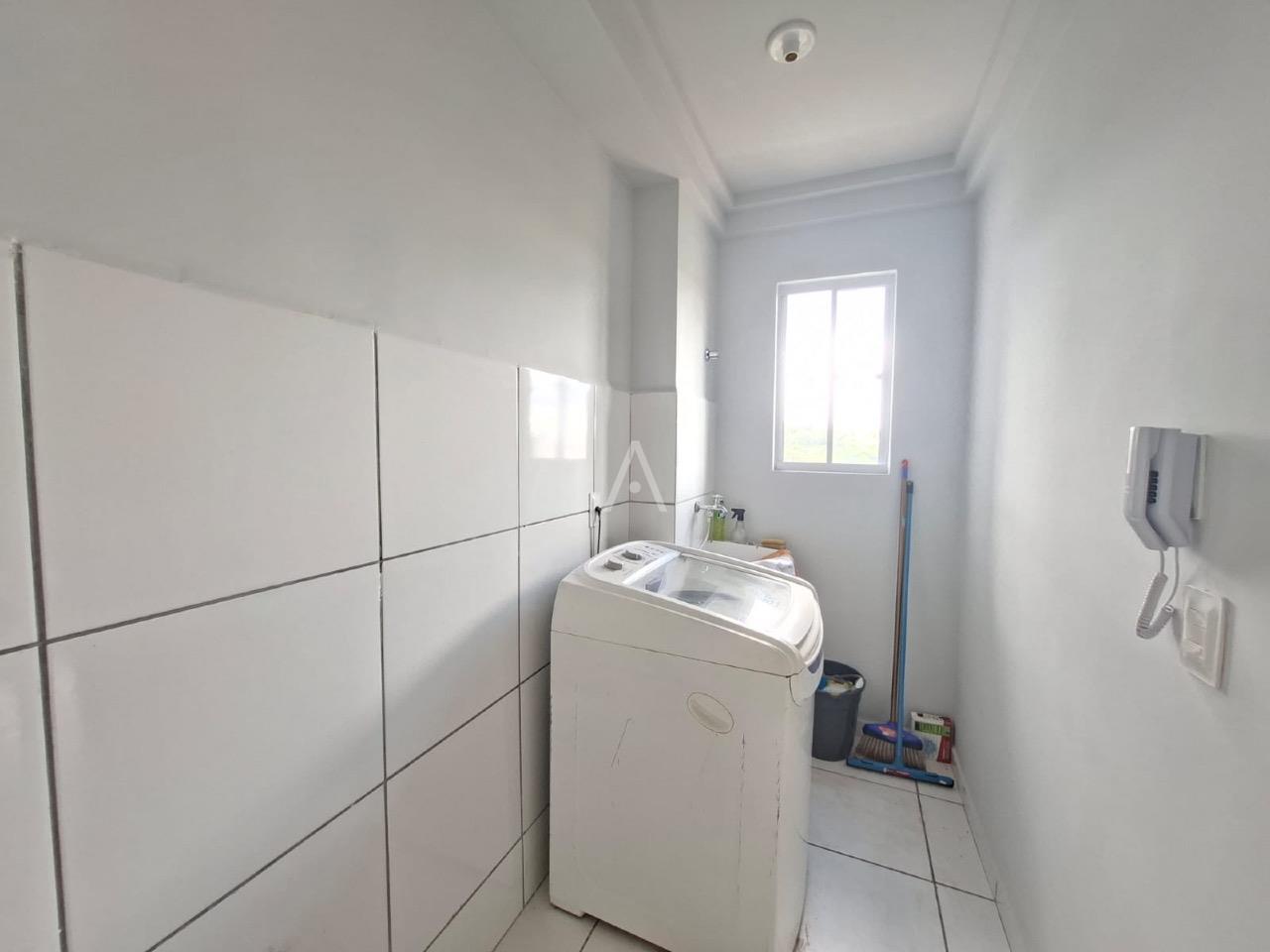 Apartamento para para aluguel no Bairro UNIVERSITARIO em CASCAVEL: área de serviço