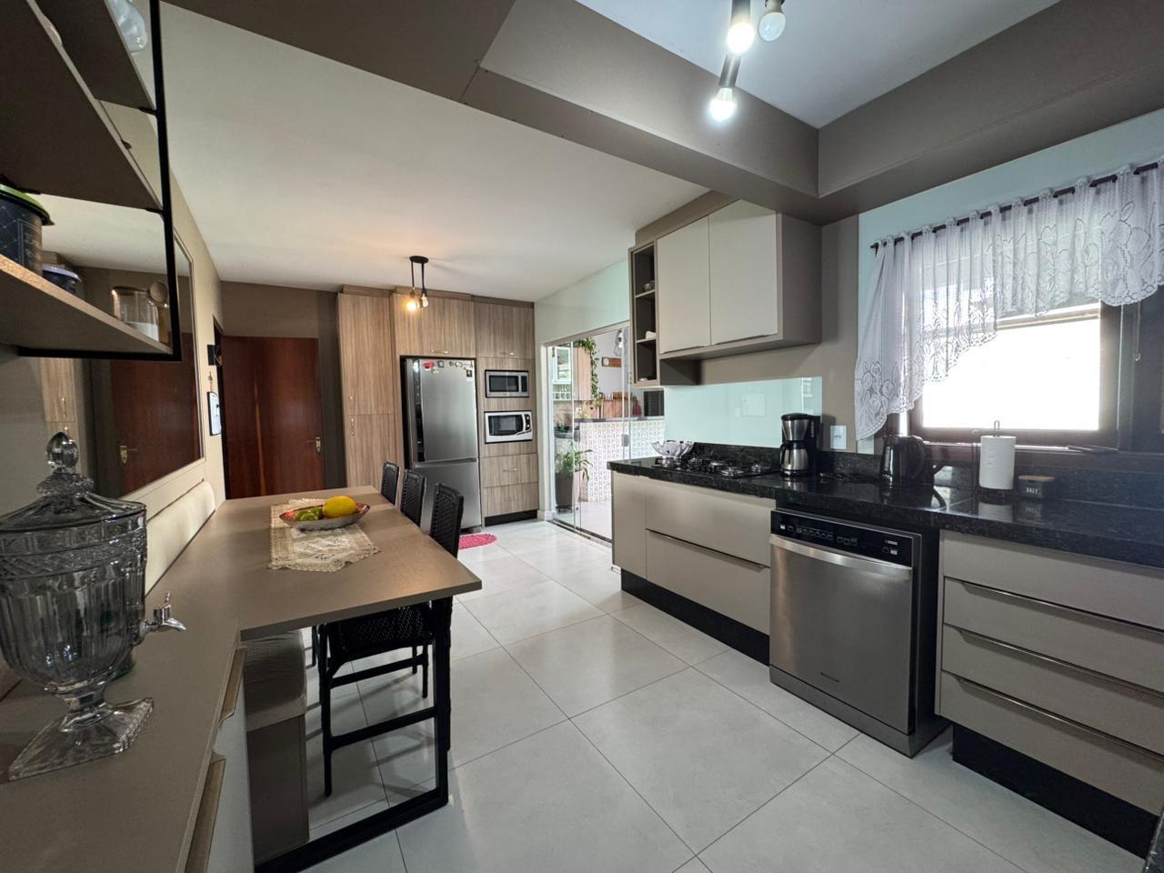 Sobrado para para aluguel no Bairro RECANTO TROPICAL em CASCAVEL: 