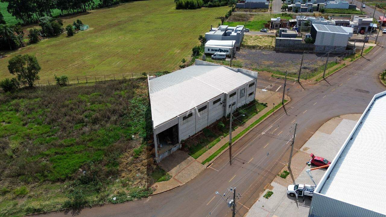 Barracão Comercial para à venda no Bairro CANADA em CASCAVEL: 