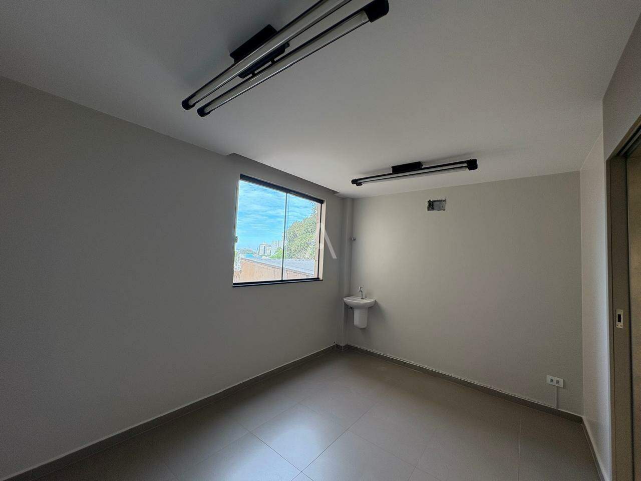 Sala Comercial para para aluguel no Bairro CENTRO em CASCAVEL: 