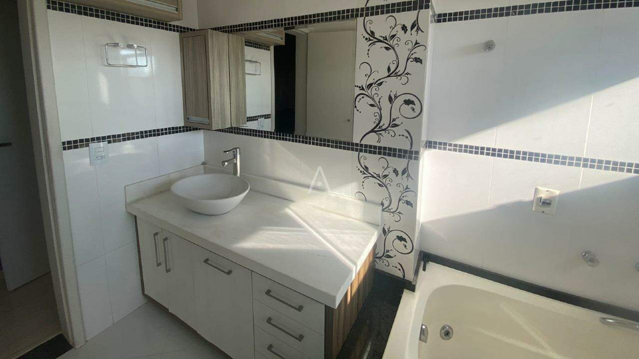 Apartamento para à venda no Bairro REGIAO DO LAGO em CASCAVEL: 