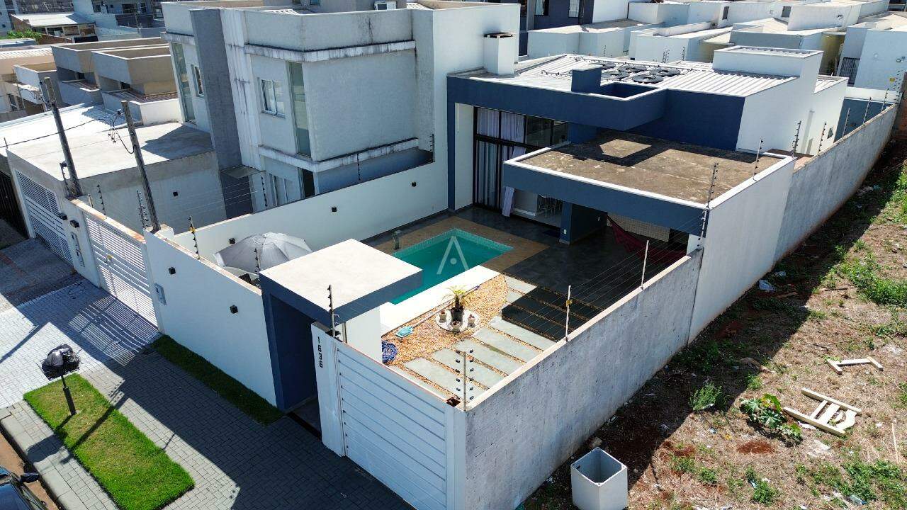Casa Residencial para à venda no Bairro FLORESTA em CASCAVEL: 