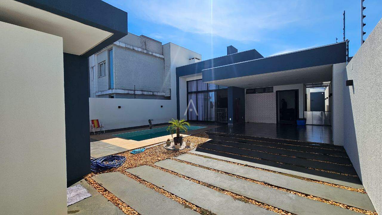 Casa Residencial para à venda no Bairro FLORESTA em CASCAVEL: 