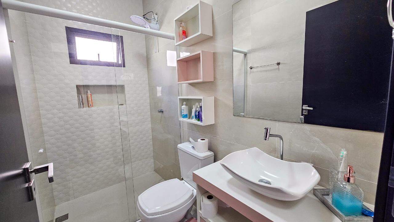 Casa Residencial para à venda no Bairro FLORESTA em CASCAVEL: 