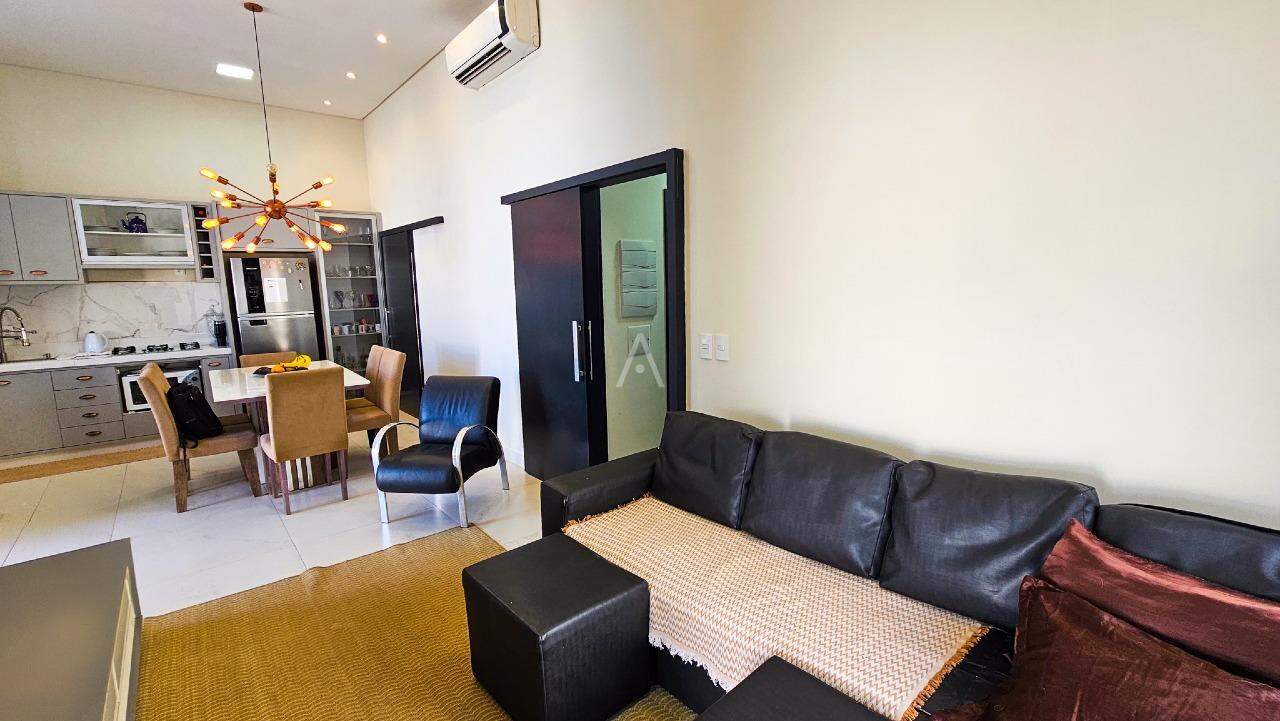 Casa Residencial para à venda no Bairro FLORESTA em CASCAVEL: 