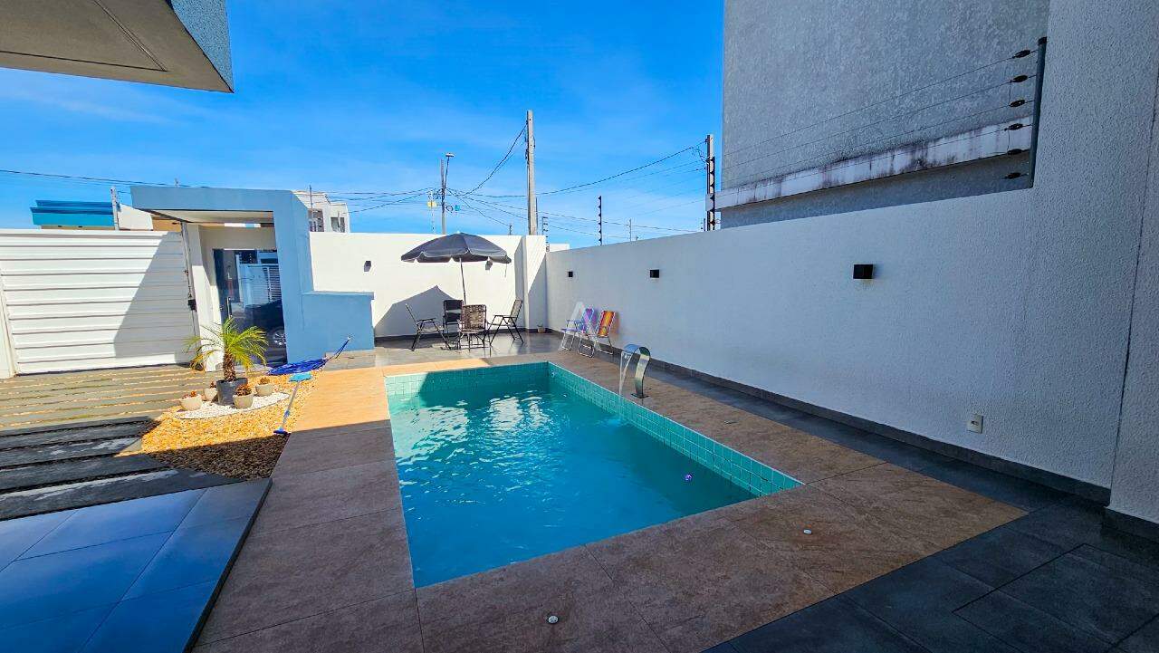 Casa Residencial para à venda no Bairro FLORESTA em CASCAVEL: 
