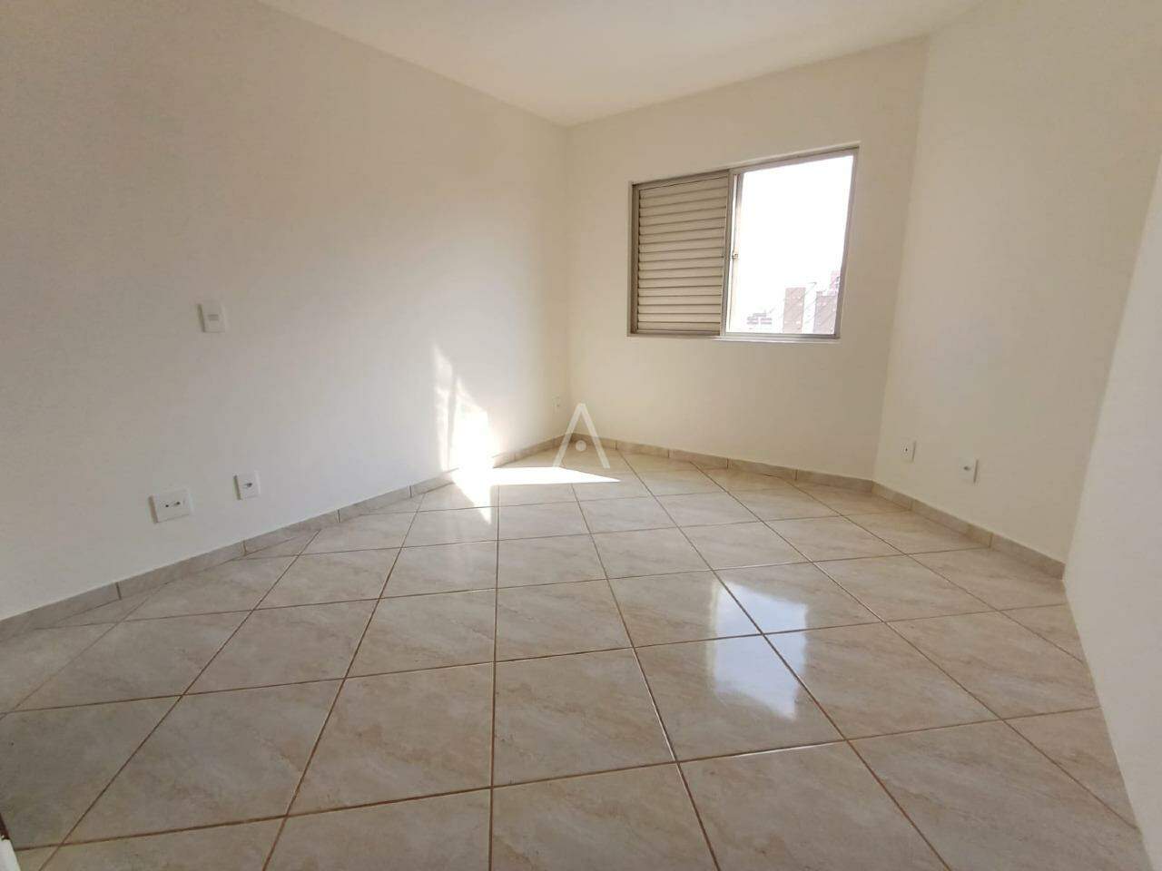 Apartamento para para aluguel no Bairro CENTRO em CASCAVEL: