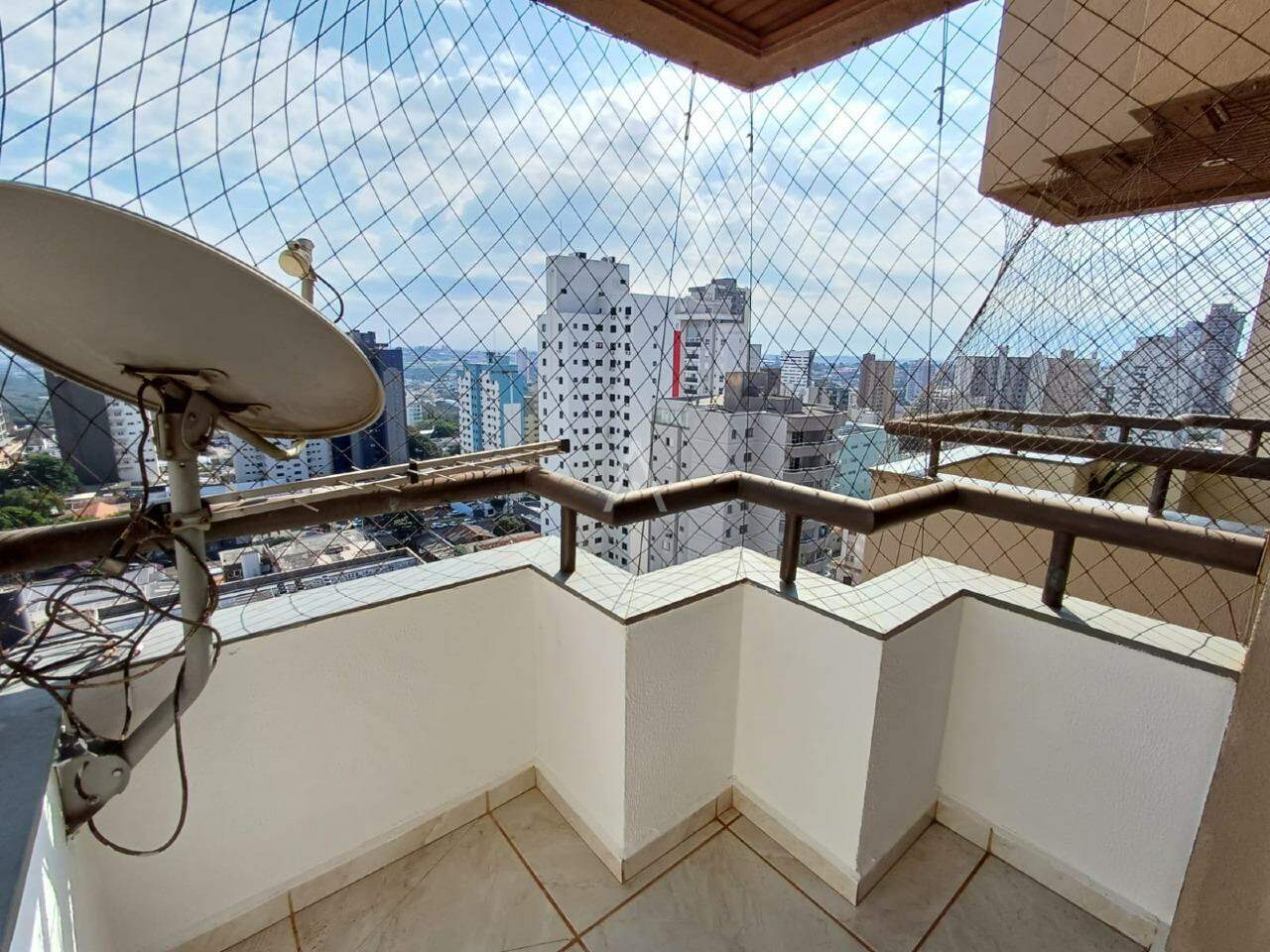 Apartamento para para aluguel no Bairro CENTRO em CASCAVEL: