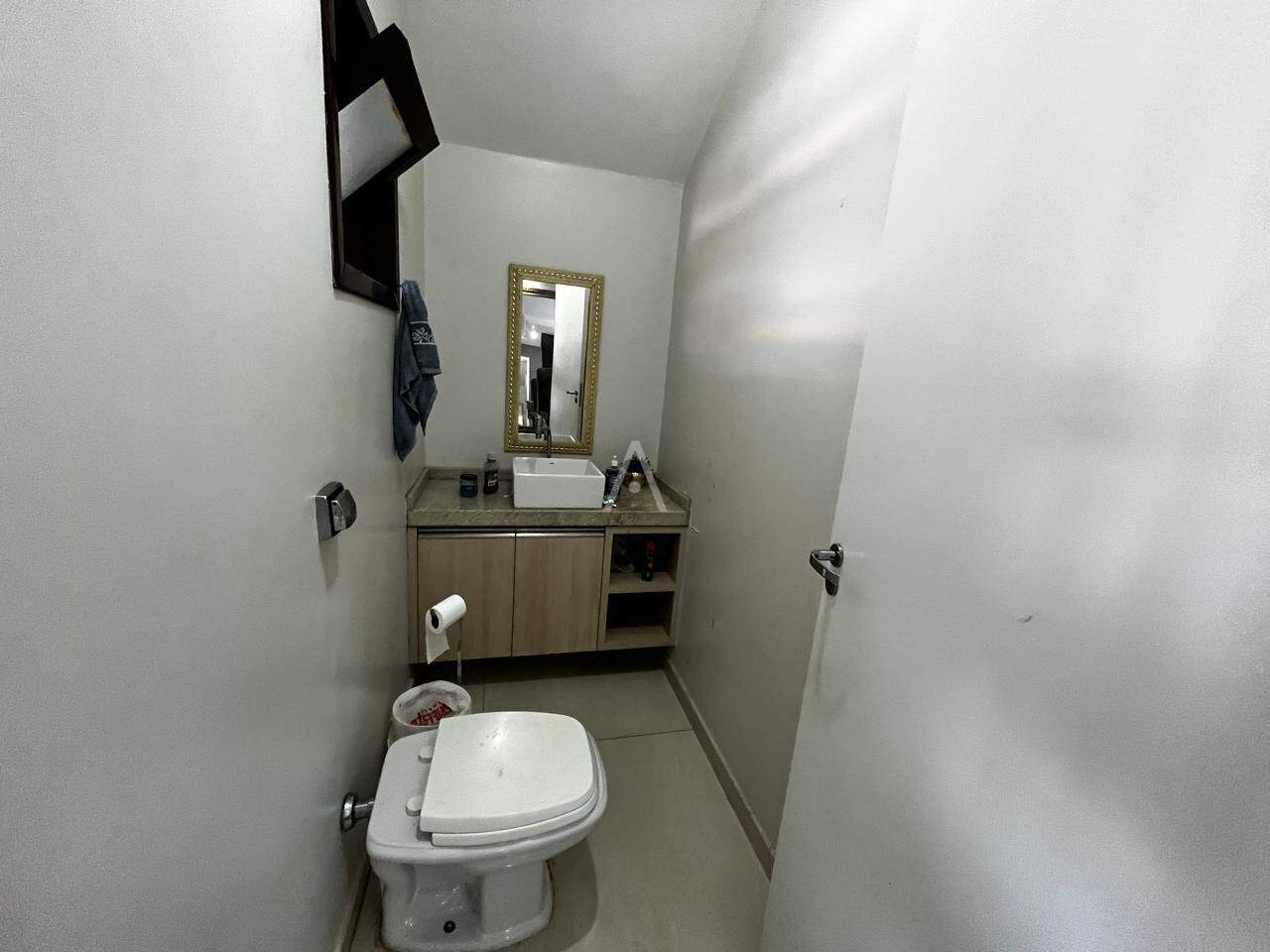 Sobrado para à venda no Bairro MARIA LUIZA em CASCAVEL: 