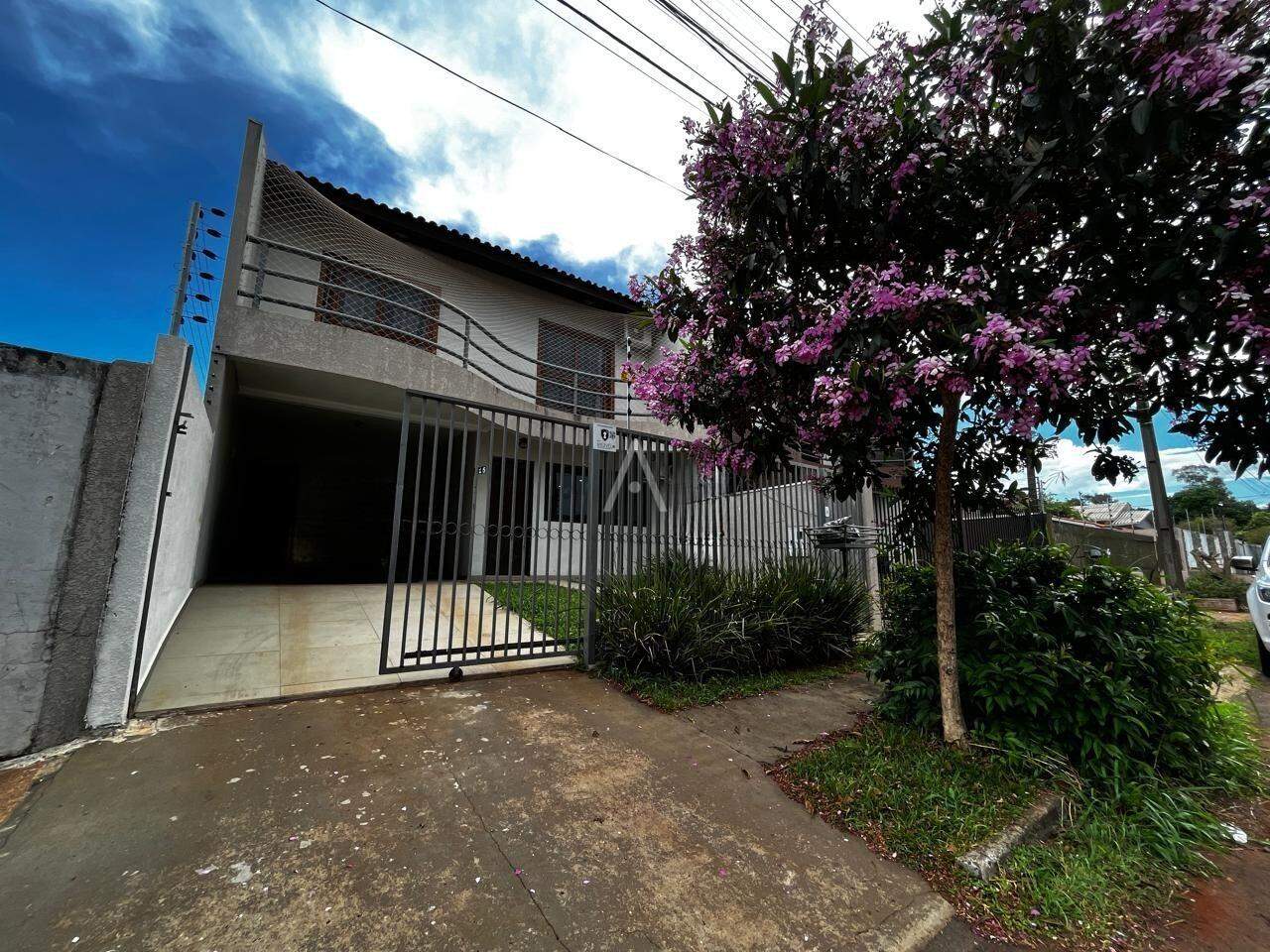 Sobrado para à venda no Bairro MARIA LUIZA em CASCAVEL: 