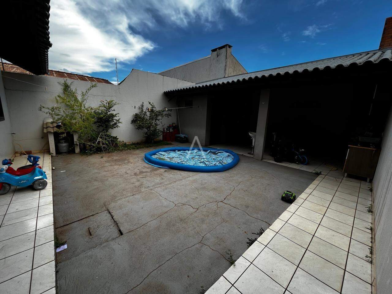 Sobrado para à venda no Bairro MARIA LUIZA em CASCAVEL: 