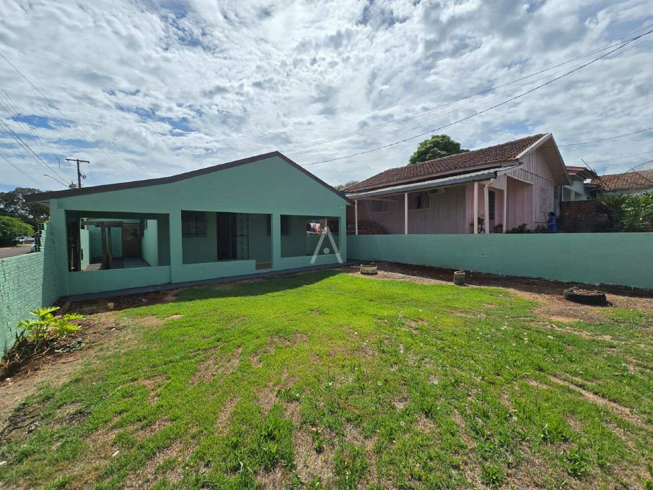 Casa Residencial para à venda no Bairro Ouro Verde do Oeste em OURO VERDE DO OESTE: 