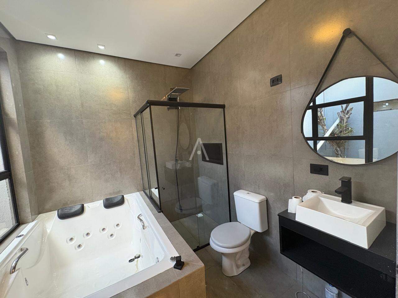 Casa Residencial para à venda no Bairro SANTA FELICIDADE em CASCAVEL: