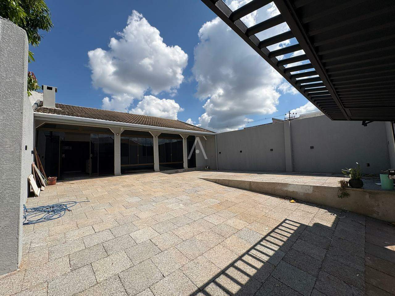 Casa Residencial para à venda no Bairro SANTA FELICIDADE em CASCAVEL: 