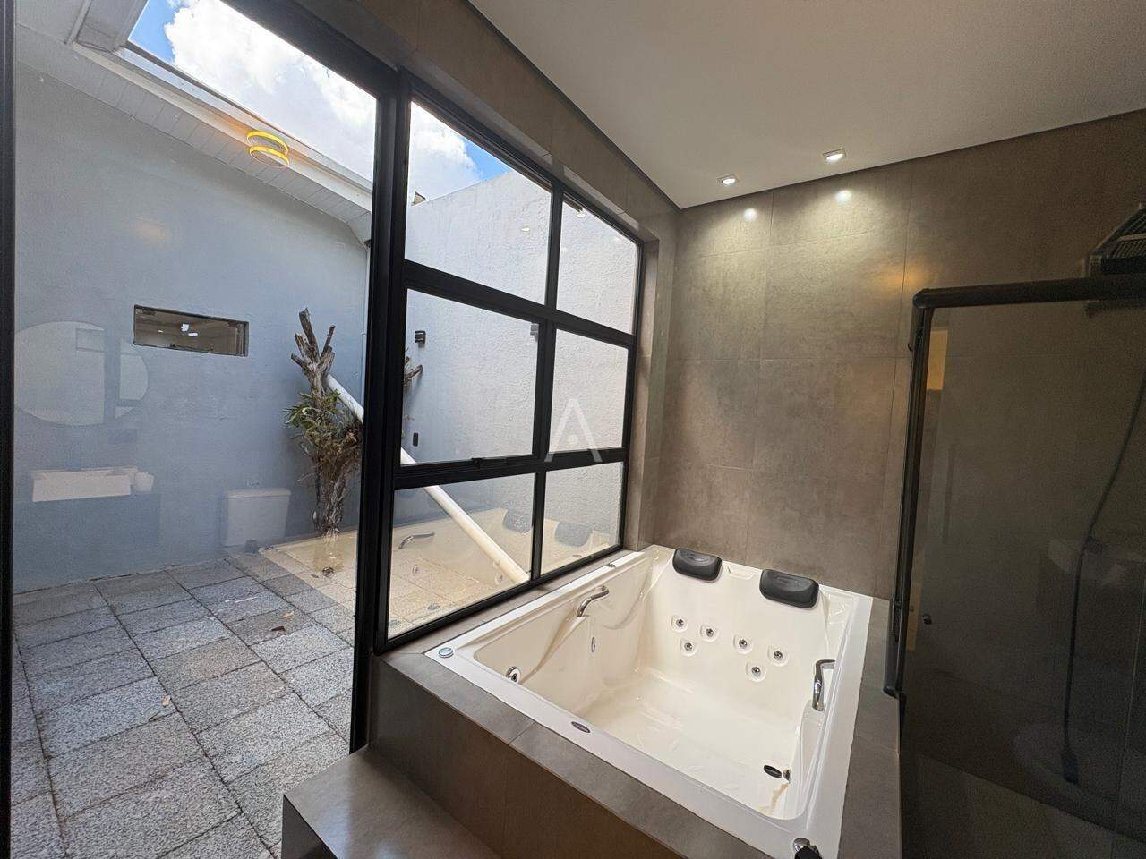 Casa Residencial para à venda no Bairro SANTA FELICIDADE em CASCAVEL: