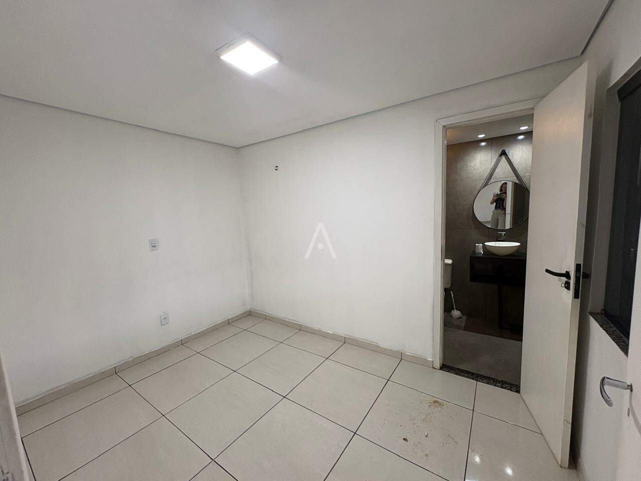 Casa Residencial para à venda no Bairro SANTA FELICIDADE em CASCAVEL: