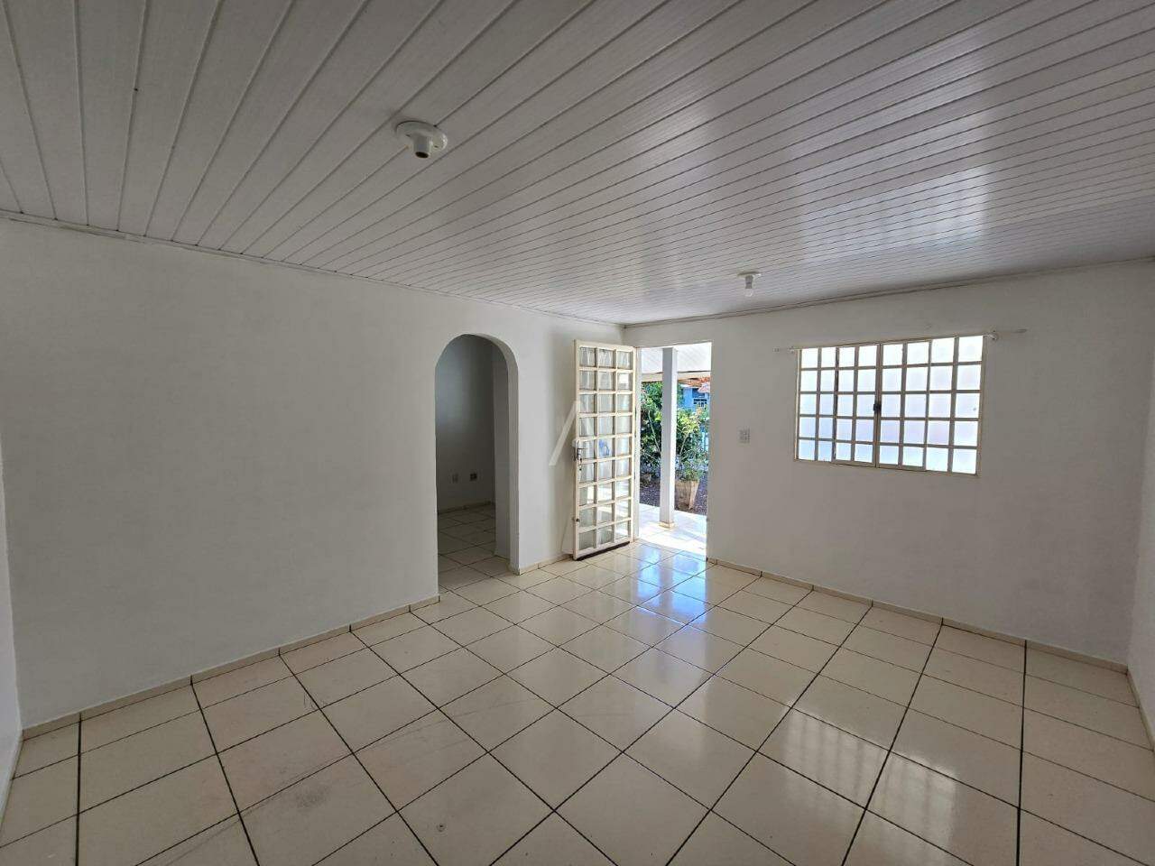 Casa Residencial para para aluguel no Bairro JARDIM COOPAGRO em TOLEDO: 