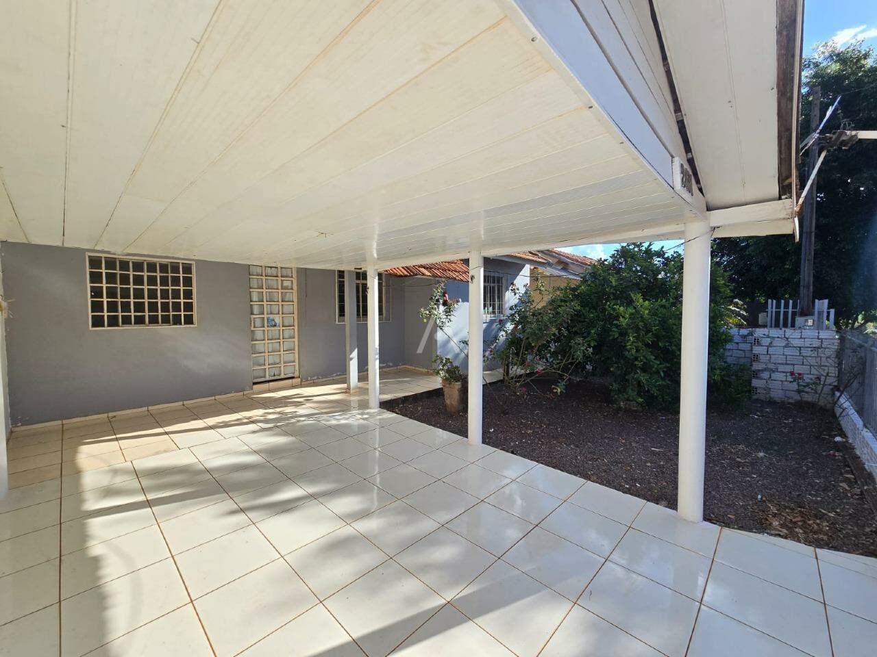 Casa Residencial para para aluguel no Bairro JARDIM COOPAGRO em TOLEDO: 