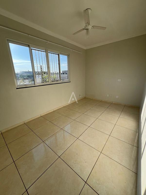 Sobrado para à venda no Bairro PERIOLO em CASCAVEL: 