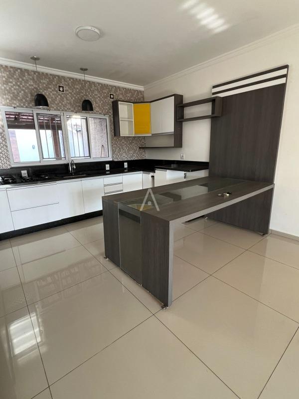 Sobrado para à venda no Bairro PERIOLO em CASCAVEL: 