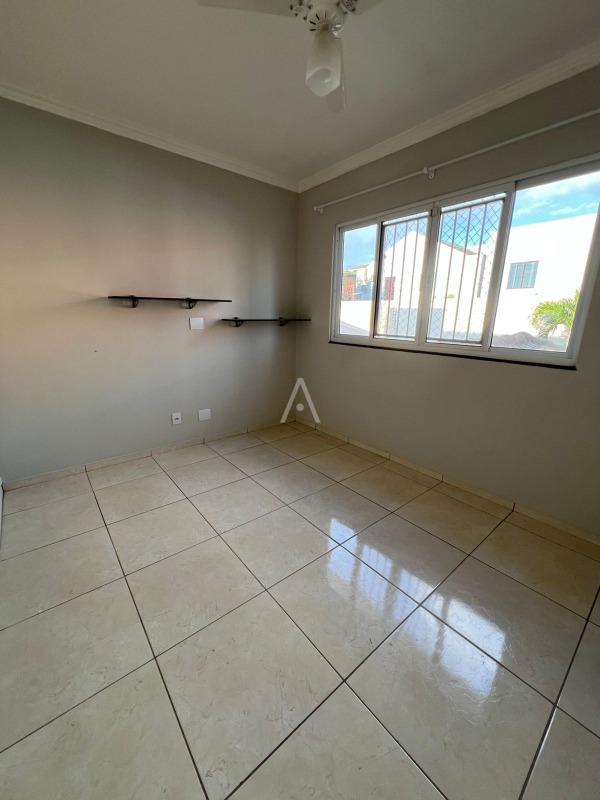 Sobrado para à venda no Bairro PERIOLO em CASCAVEL: 