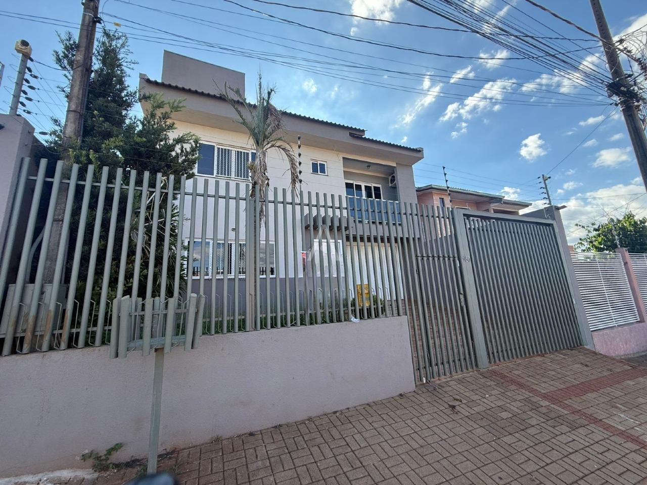 Sobrado para à venda no Bairro PERIOLO em CASCAVEL: 