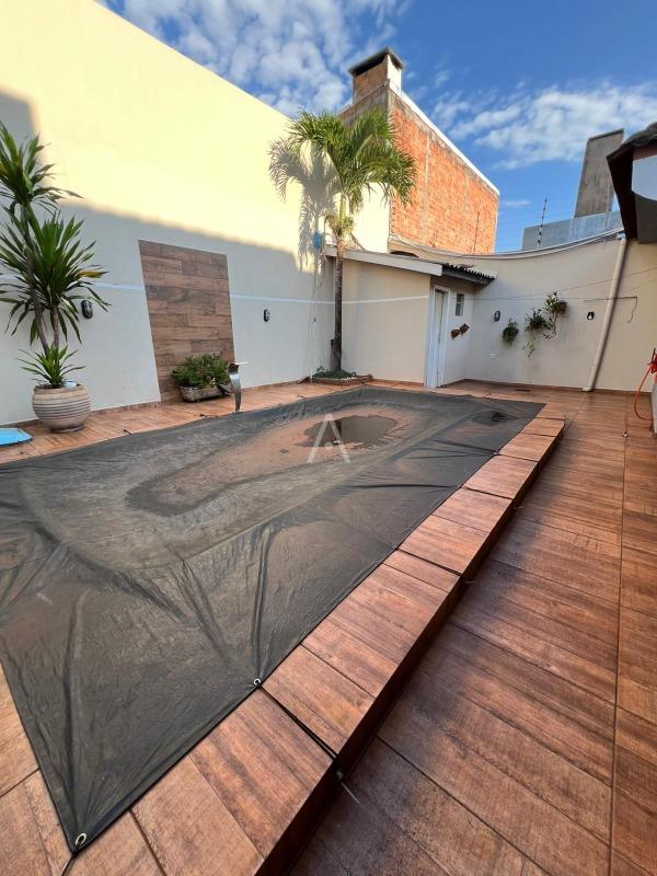 Sobrado para à venda no Bairro PERIOLO em CASCAVEL: 